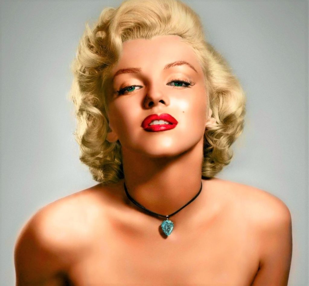 hot and sexy American actress Marilyn Monroe.