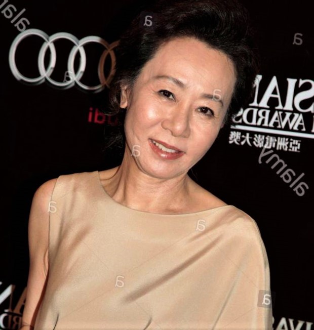 Youn Yuh-Jung at Asian FIlm Awards