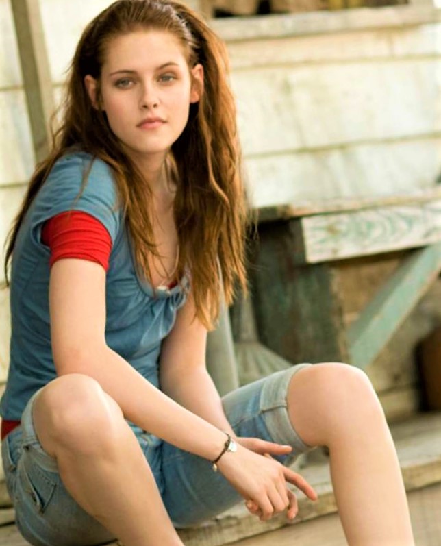hot as hell young American actress Kristen Stewart.