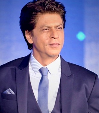 SRK Shah Rukh Khan in an award show.
