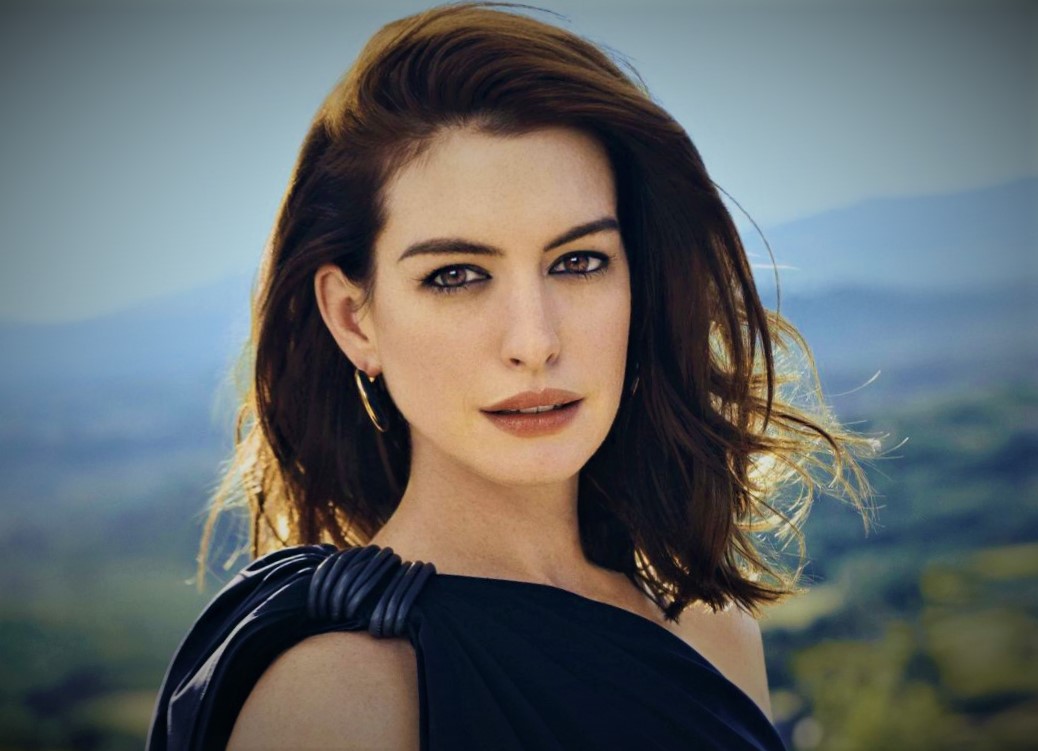 the sexy American actress Anne Hathaway latest picture