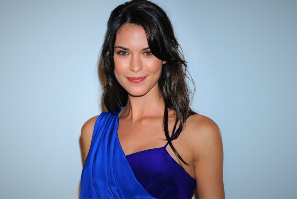 American actress and model Odette Annable without bra latest picture