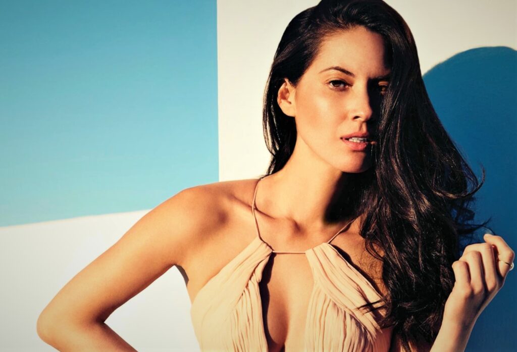 hottest and sexiest picture of Olivia Munn